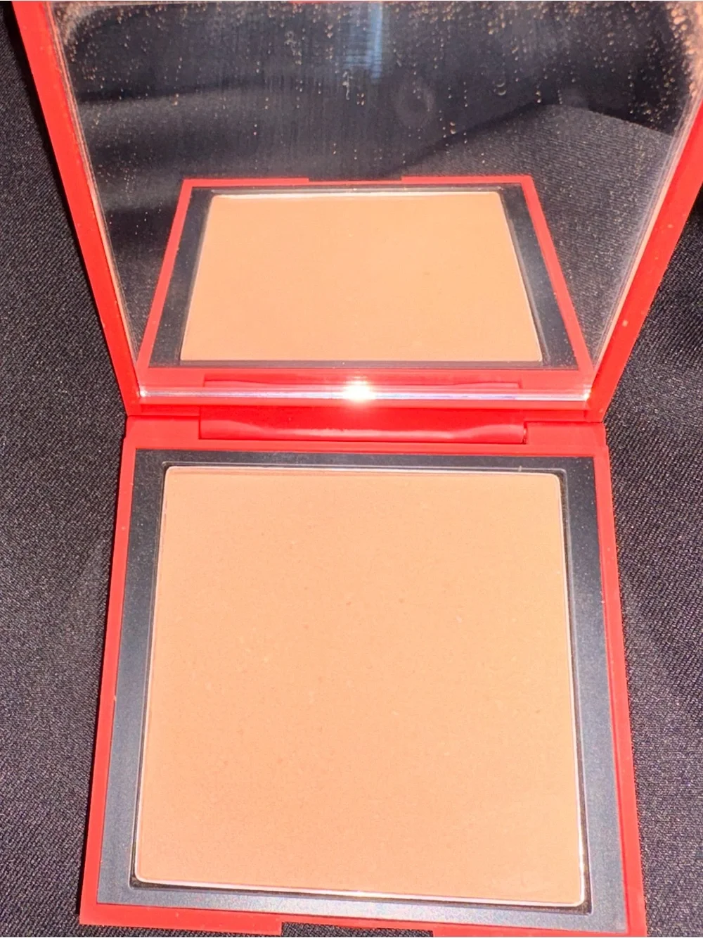 Soft Blurring Bronzer Compact - Straightforward (Red)